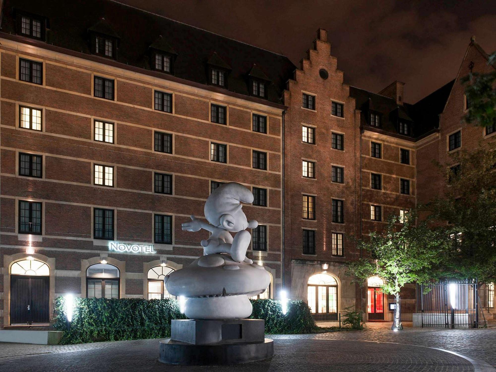 Hotel Novotel Brussels Off Grand Place Exterior foto